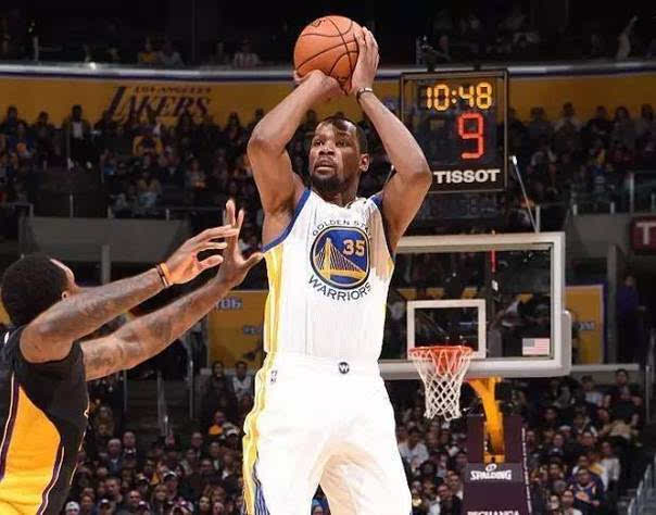 贝蒂斯在新 贝蒂斯在新