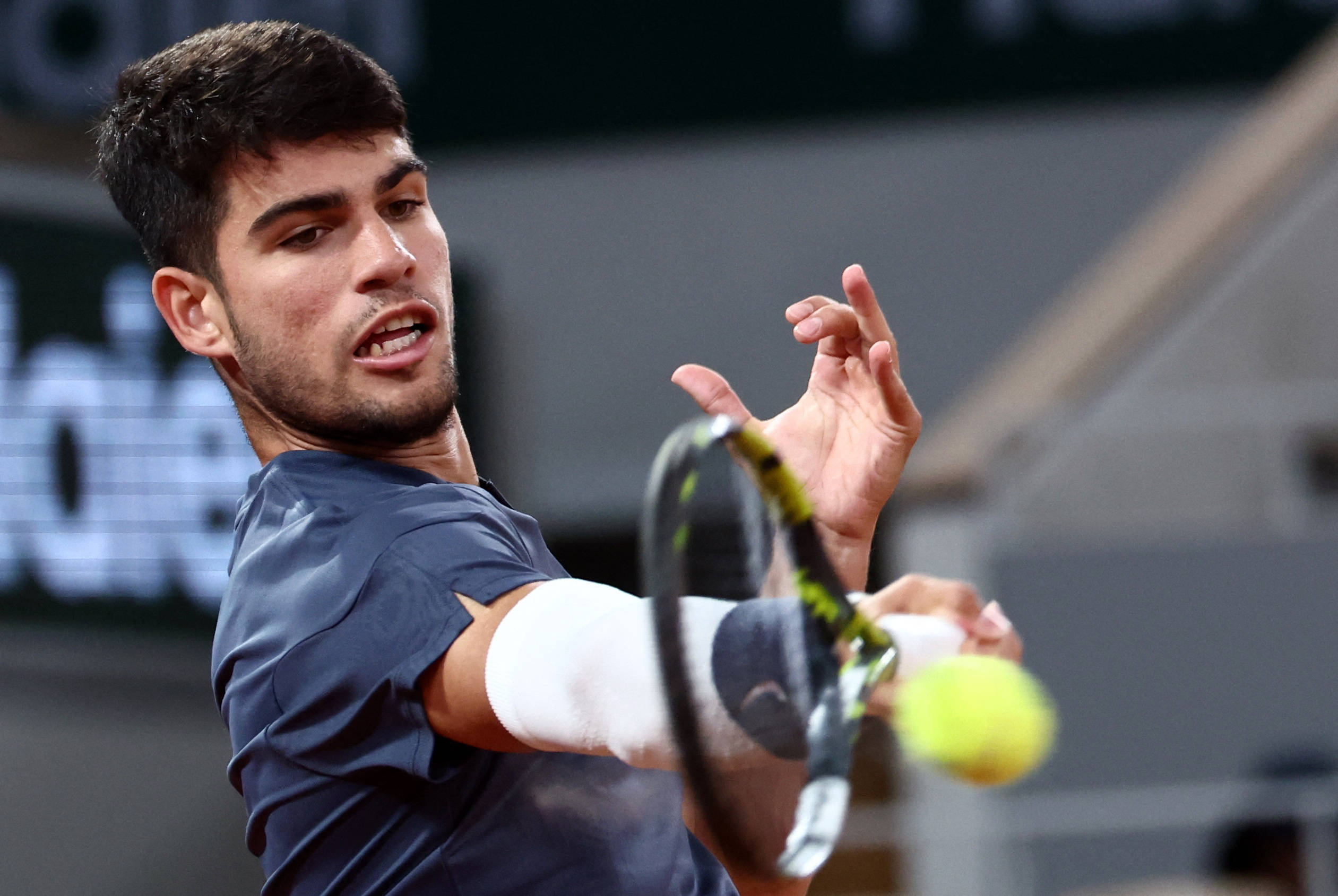 来遏制对手 来遏制对手